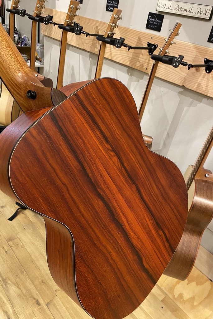 Tyrone Padauk Gold OM (3)