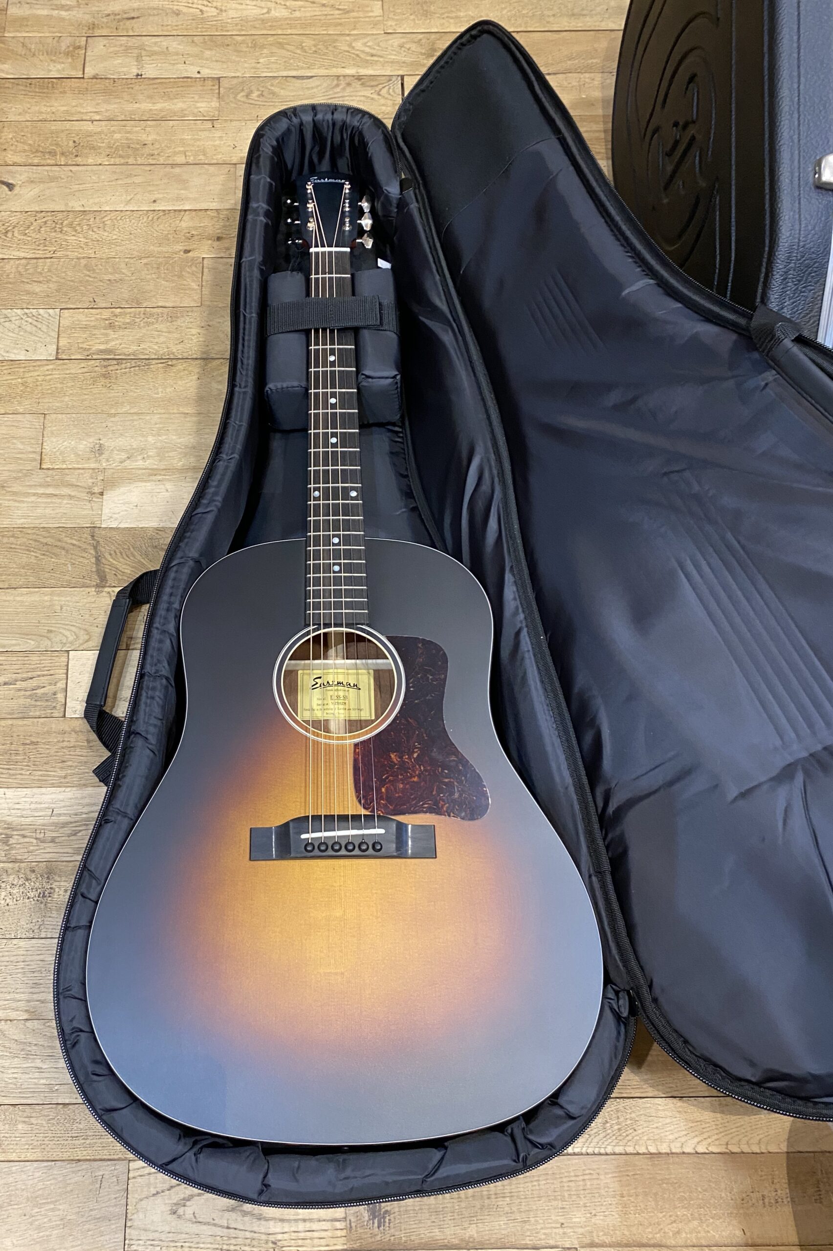 Eastman E1SS-SB Slope shoulder dreadnought