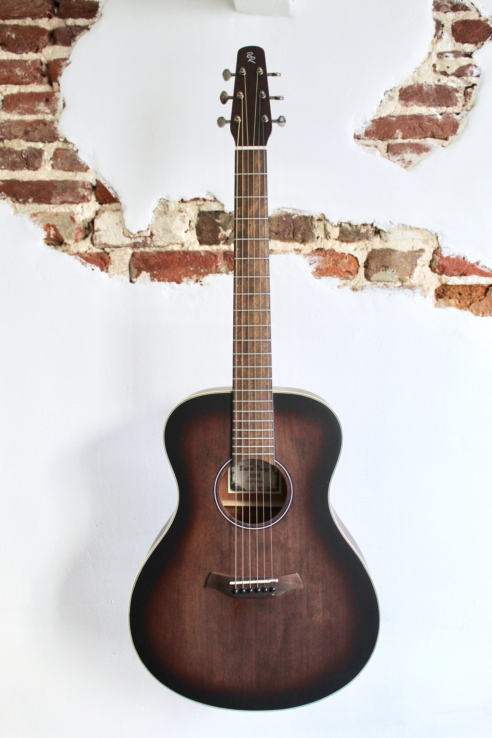 Baton Rouge L1LS/F antique steelstring guitar